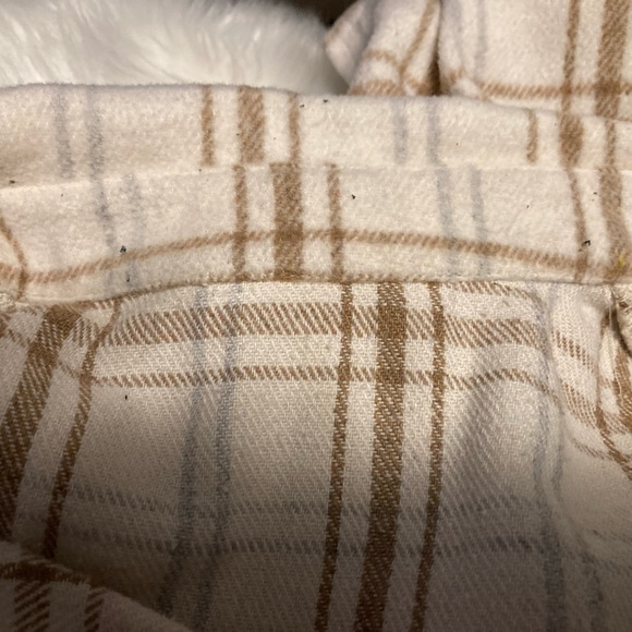 👚(bundle 4 items w/👚for $16) Plaid Shacket - Picture 7 of 9